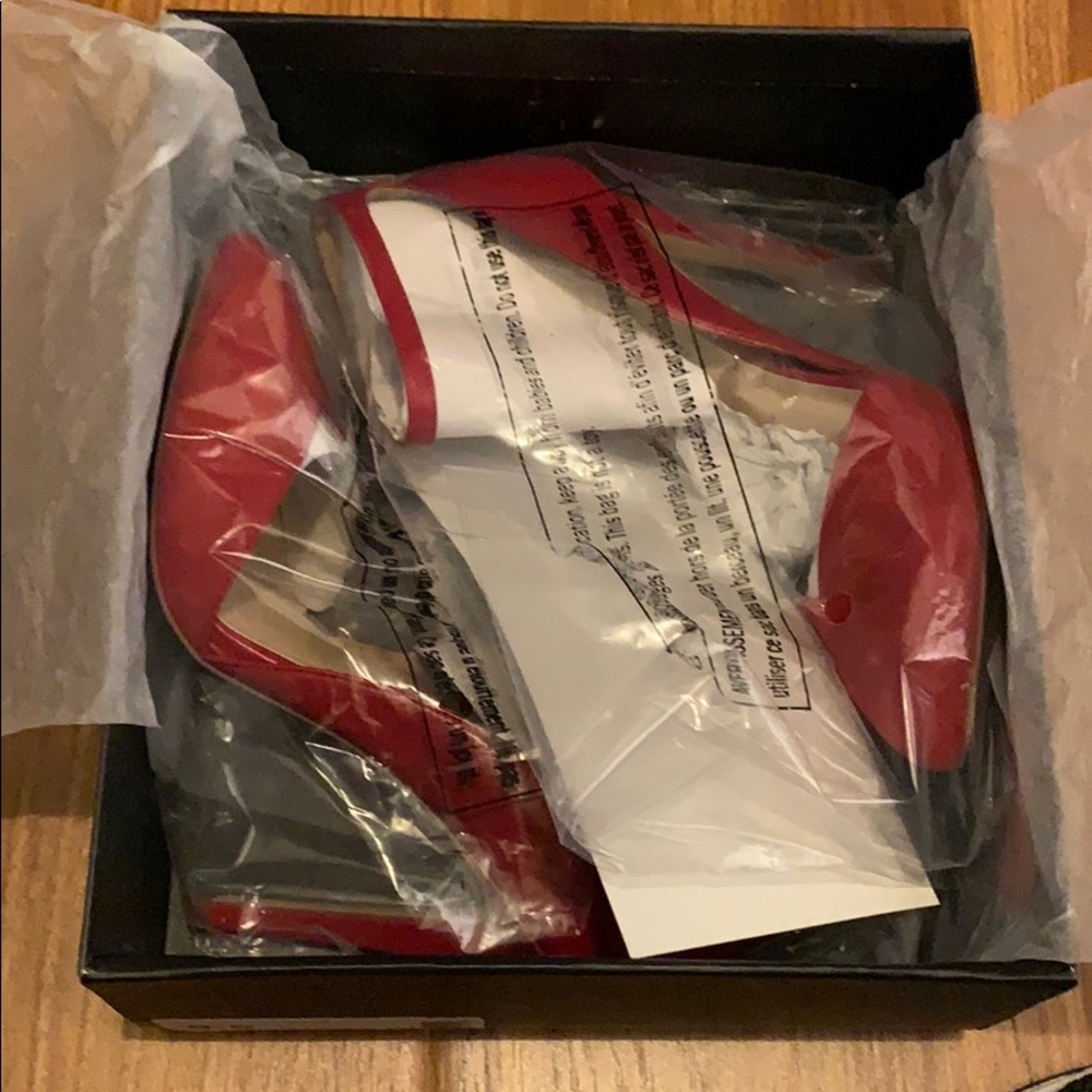 BRAND NEW RED HEELS (Shoemint)